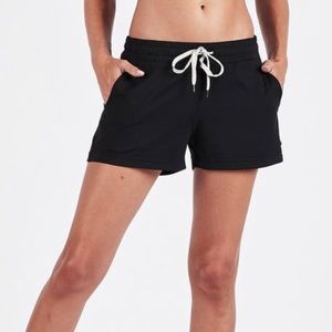 Vuori Halo performance short- sz small
